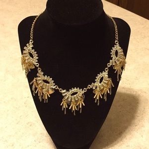 BNWT I.N.C. GOLD TONE & CRYSTAL 3D STATEMENT NECKLACE